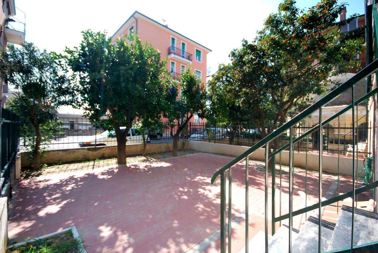 Appartamenti Con Giardino E Posto Auto Per Famiglie Finale Ligure Eksteriør bilde